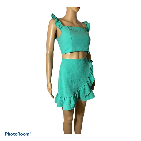 Blue blush 2  piece,  Skirt and top size s… - Picture 3 of 9